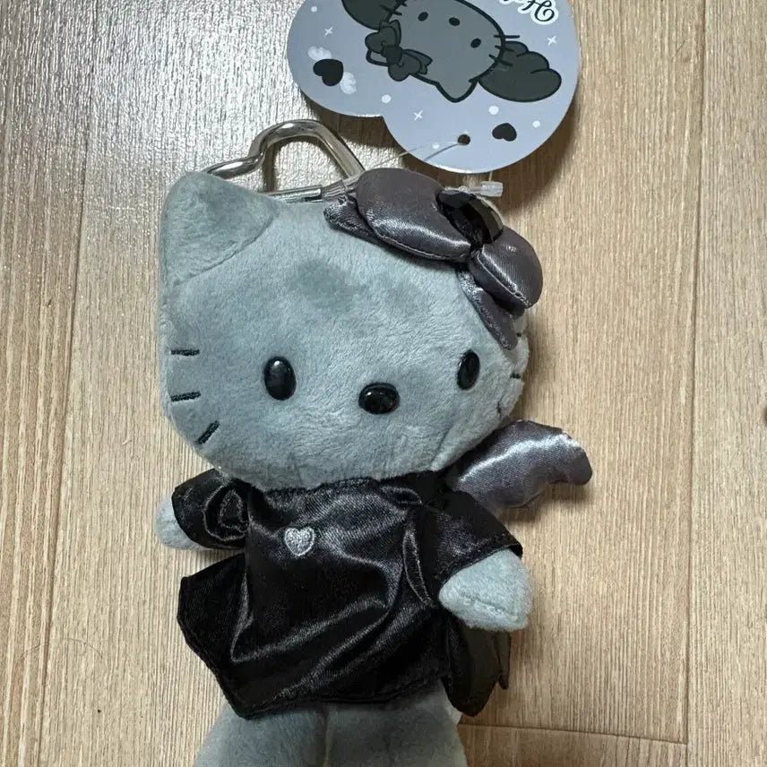 [BUNJANG] Sanrio Hello Kitty Angel Costume Keyring / 산리오 정품 실버 엔젤 헬로키티 키링
