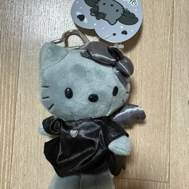 [BUNJANG] Sanrio Hello Kitty Angel Costume Keyring / 산리오 정품 실버 엔젤 헬로키티 키링