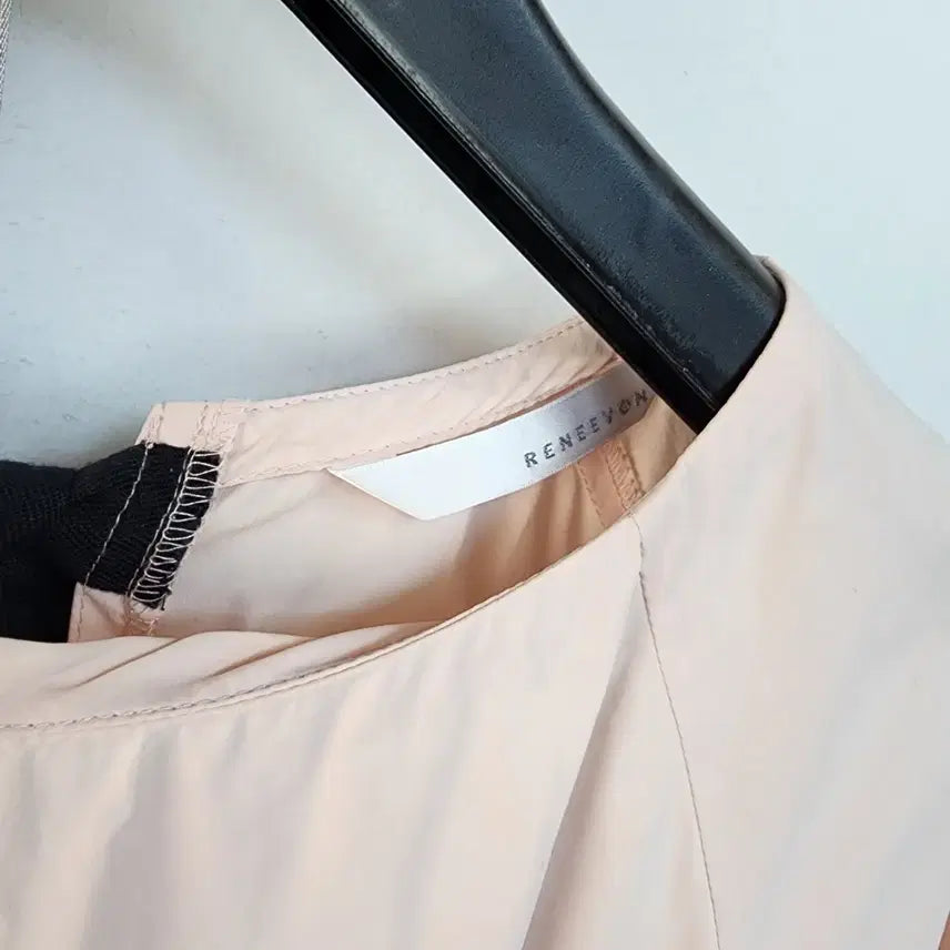 [BUNJANG] Lenibon Soft Pink Flare Short Sleeve Blouse / 레니본 연핑크 플레어 반팔 블라우스