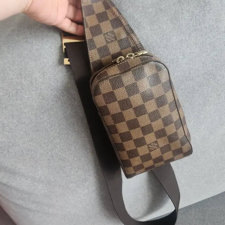 [SOLD OUT] 정품 루이비통 제로니모스 다미에 힙색 슬링백판매합니다