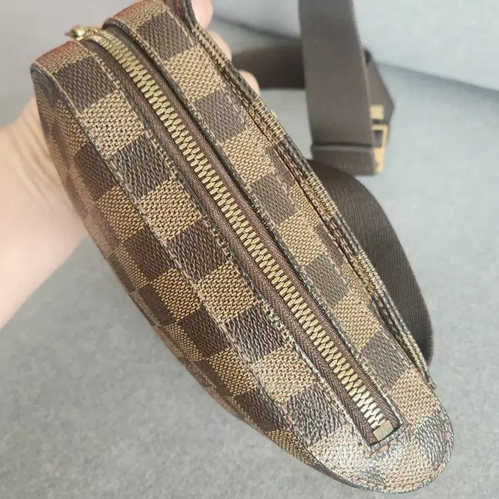 [SOLD OUT] 정품 루이비통 제로니모스 다미에 힙색 슬링백판매합니다