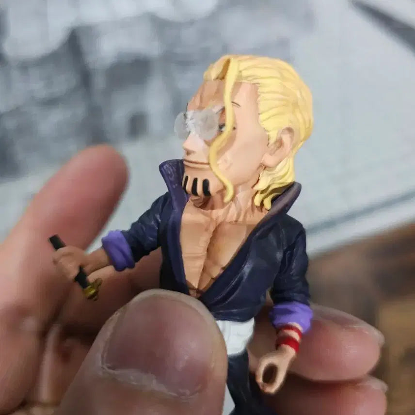 [BUNJANG] YZ Rayleigh Resin Statue (Damaged) / 원피스 월콜 레진 YZ 레일리 (필독!!)(파손)