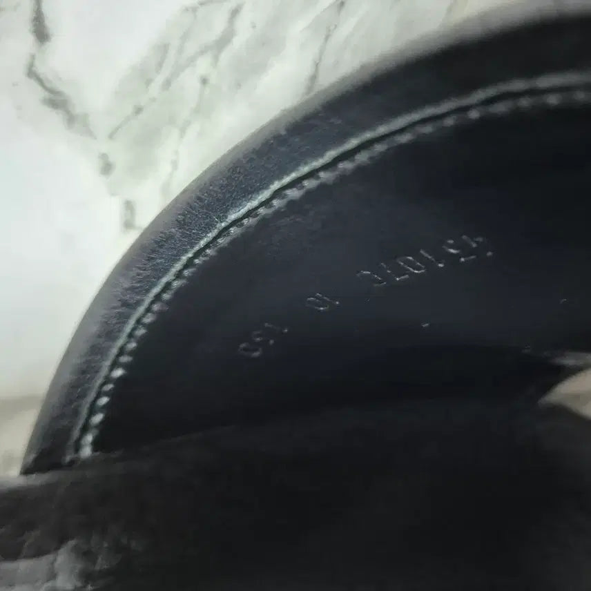 [BUNJANG] Gucci GG Leather Slide Sandals / (정품) 구찌 GG 가죽 슬라이드 샌들 슬리퍼 285