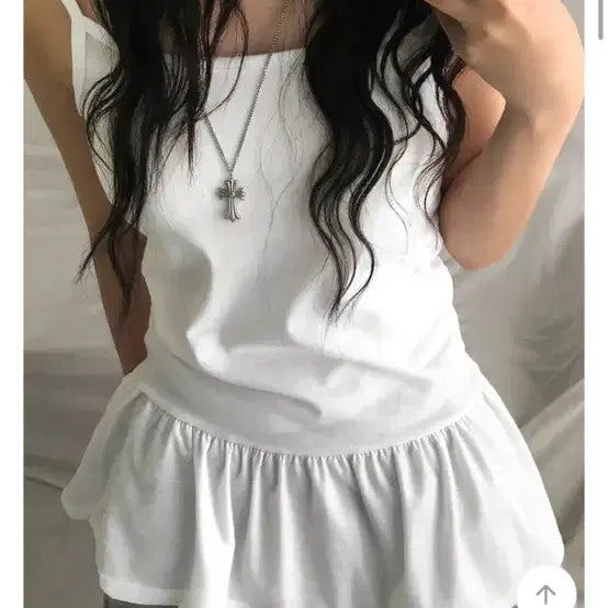 [BUNJANG] Herit Frill Sleeveless Top White / 에이블리 히릿 프릴 나시