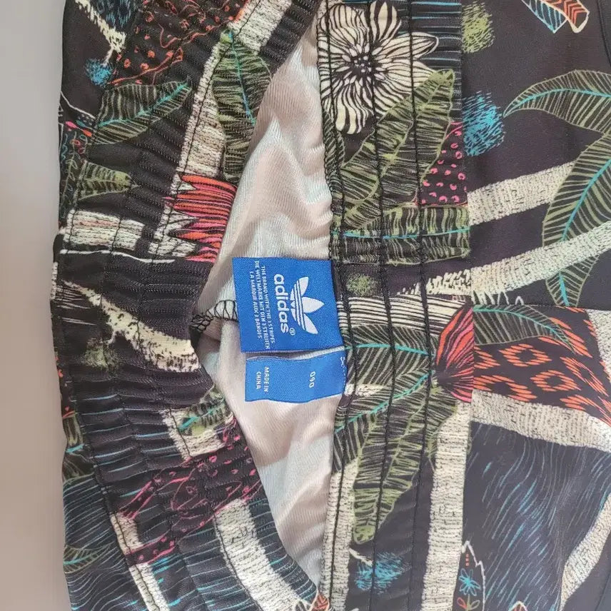 [BUNJANG] Adidas Tropical Pattern Shorts / 아디다스 트로피컬 패턴 반바지90