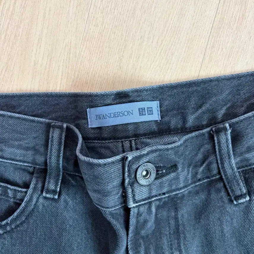 [BUNJANG] Uniqlo JWA Straight Jeans / 유니클로JWA 스트레이트진 31 (07GRAY)