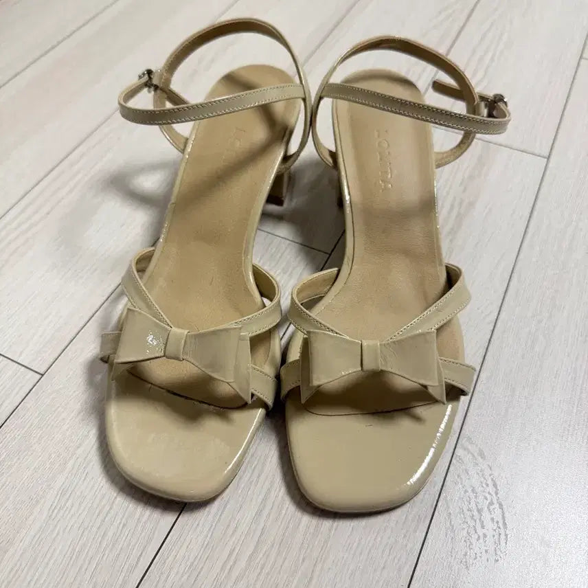 [SOLD OUT] 수제화 리본 샌들 구두