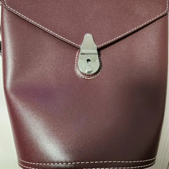 [BUNJANG] Calvin Klein Leather Bucket Bag / 캘빈클라인 레더 버킷백몇번 사용 안해서 사용감은 거의 없는데 보관하면