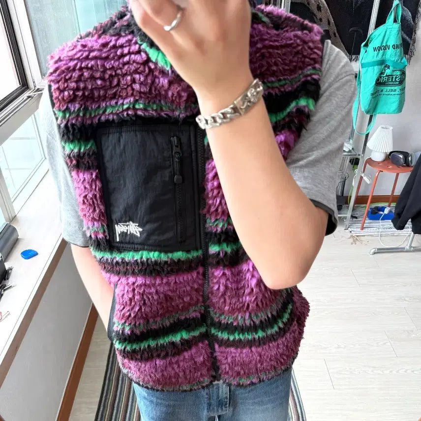 [SOLD OUT] 스투시 스트라이프 쉐르파 베스트