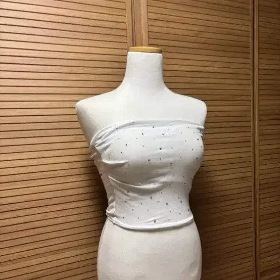 [BUNJANG] Imported White Cubic Tube Top / 큐빅 튜브탑 캡내장 논현동 수입의류