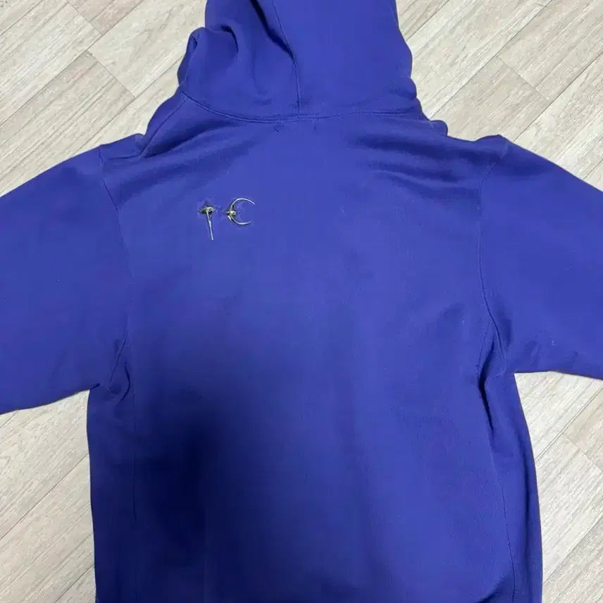 [BUNJANG] THUG CLUB Armor Hoodie / 떠그 클럽 아머 후드