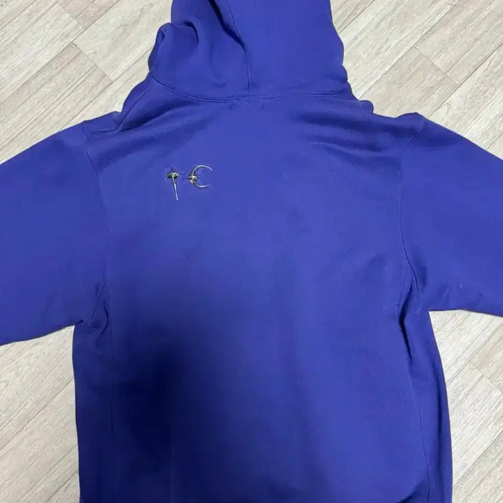 [BUNJANG] THUG CLUB Armor Hoodie / 떠그 클럽 아머 후드