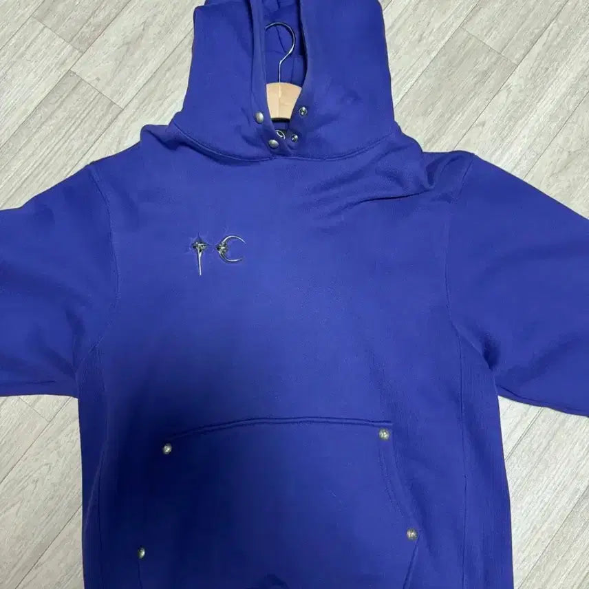 [BUNJANG] THUG CLUB Armor Hoodie / 떠그 클럽 아머 후드