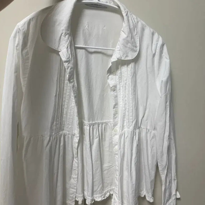 [BUNJANG] Ohesio Frill Blouse / 오헤시오 프릴블라우스