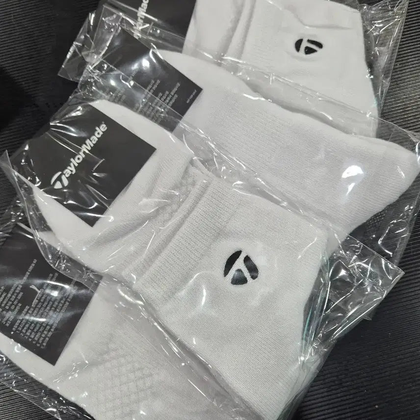 [BUNJANG] TaylorMade Golf Socks (White, 4-Pair Bundle) / (4컬레)테일러메이드 골프 양말 화이트 새상품