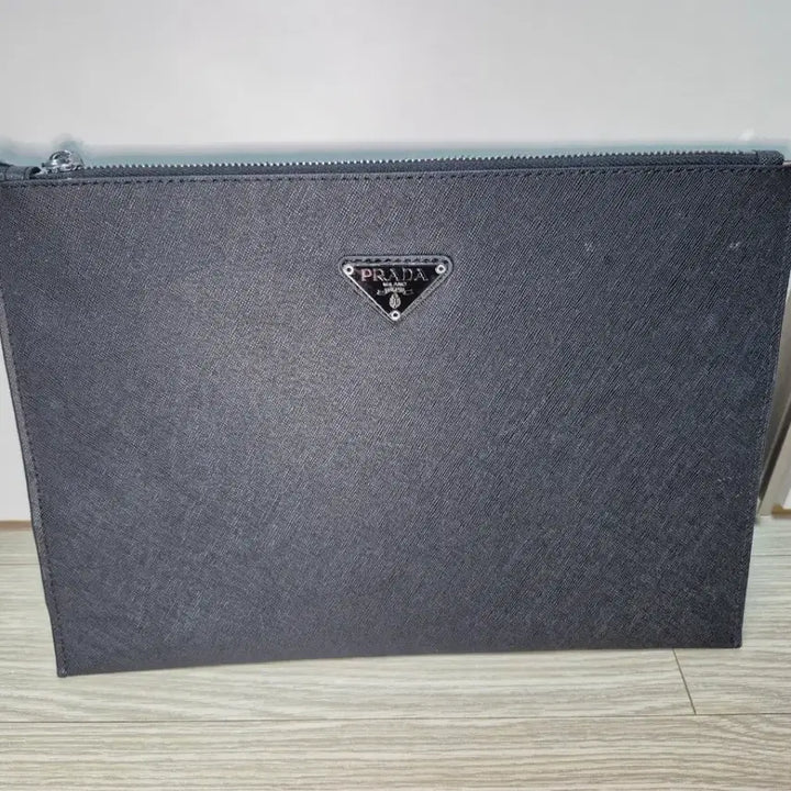 [BUNJANG] Prada Saffiano Leather Clutch / 프라다 정품 사피아노 클러치 팝니다