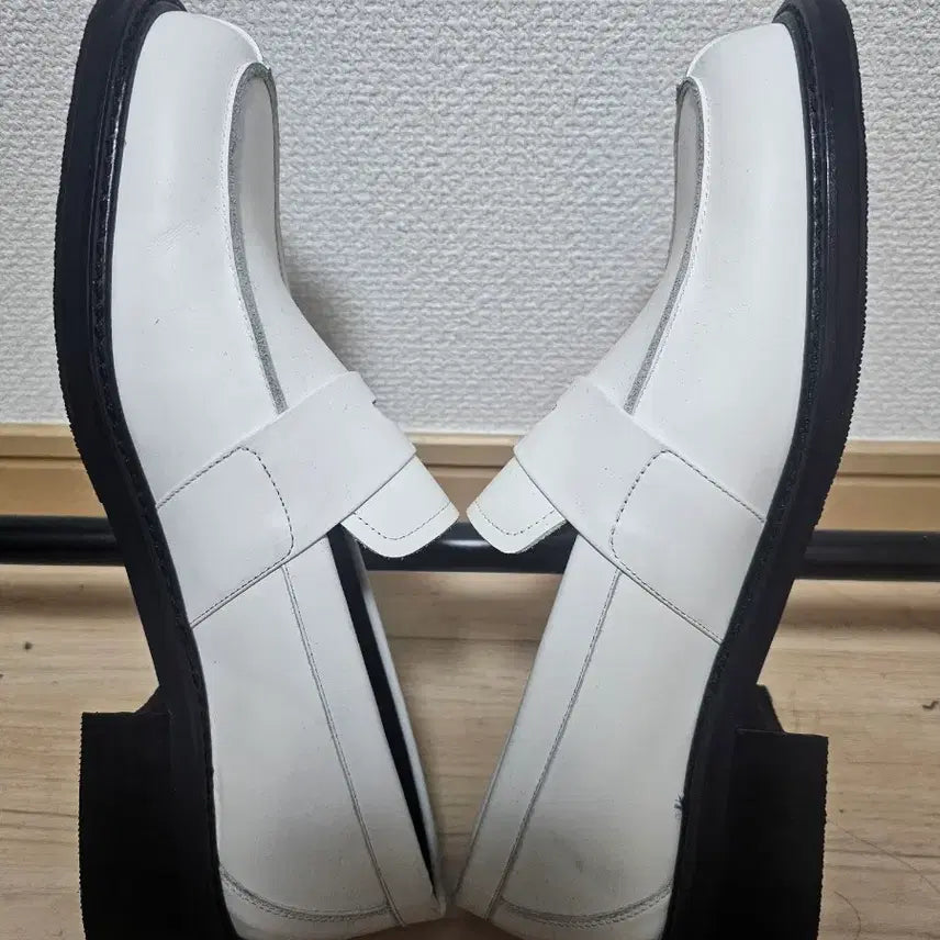 [BUNJANG] Romantic Move Vibram New U-Tip Loafers White 260 / 로맨틱무브 비브람 뉴 유팁 로퍼 화이트 260