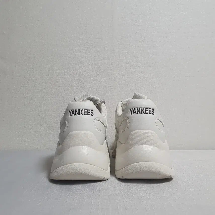 [SOLD OUT] 240mm 엠엘비 어글리슈즈 MLB 빅볼청키 A 뉴욕양키스 운동화