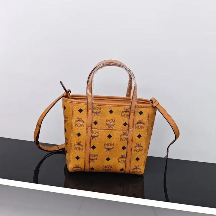 [BUNJANG] MCM Mini Tote Bag Brown Shoulder Bag / MCM 미니 토트백 브라운 숄더백 + 키링여성 핸드백