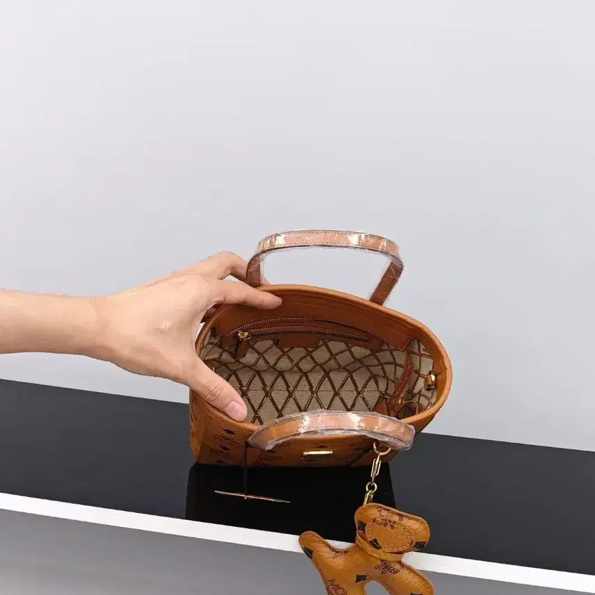 [BUNJANG] MCM Mini Tote Bag Brown Shoulder Bag / MCM 미니 토트백 브라운 숄더백 + 키링여성 핸드백