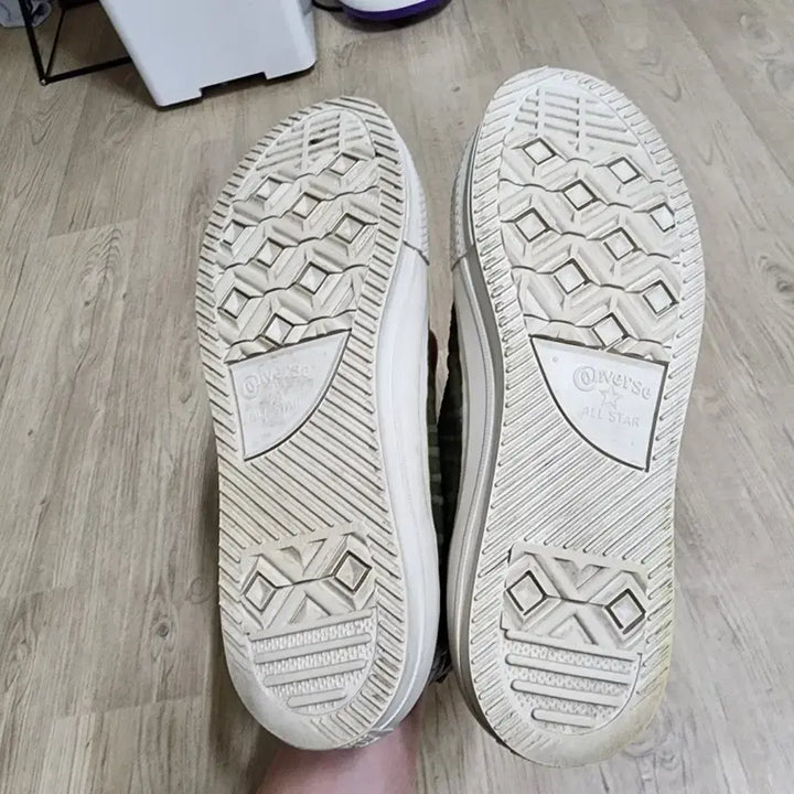 [SOLD OUT] 컨버스 척 테일러 올스타 하이 미디엄 올리브 270