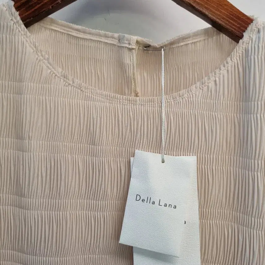 [SOLD OUT] *새상품* Della Lana 플리츠 블라우스 55