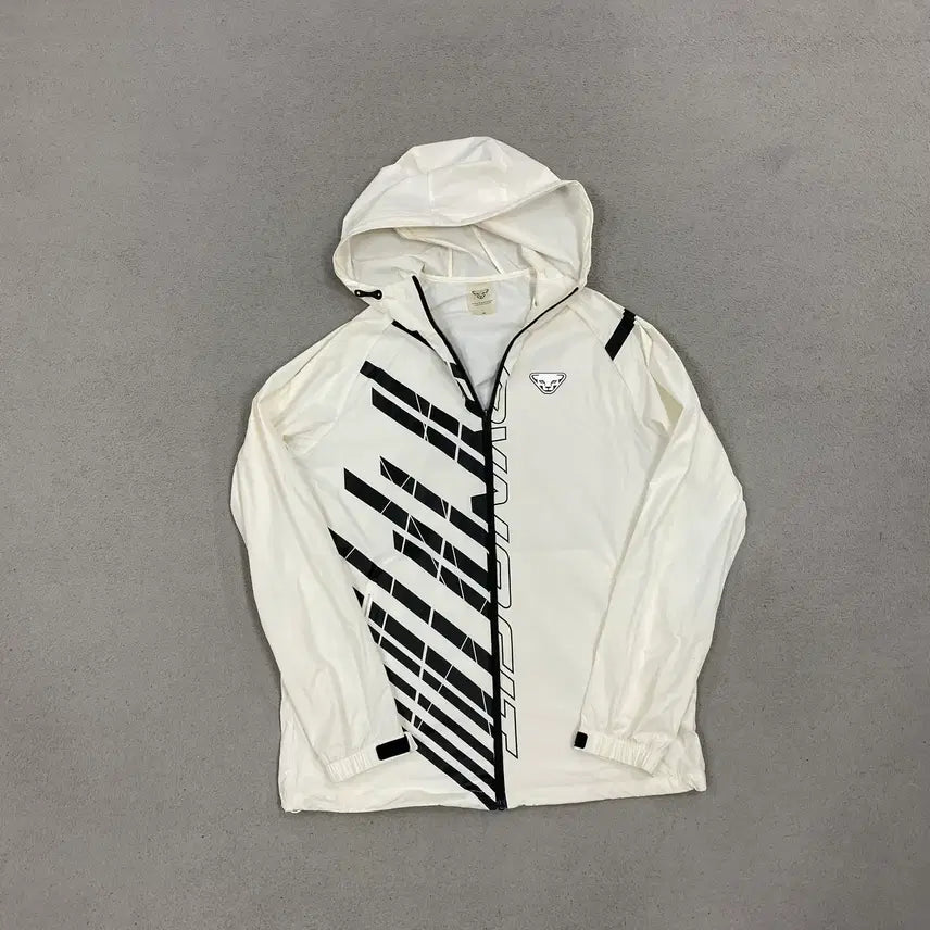[SOLD OUT] 다이나핏 바람막이 100
