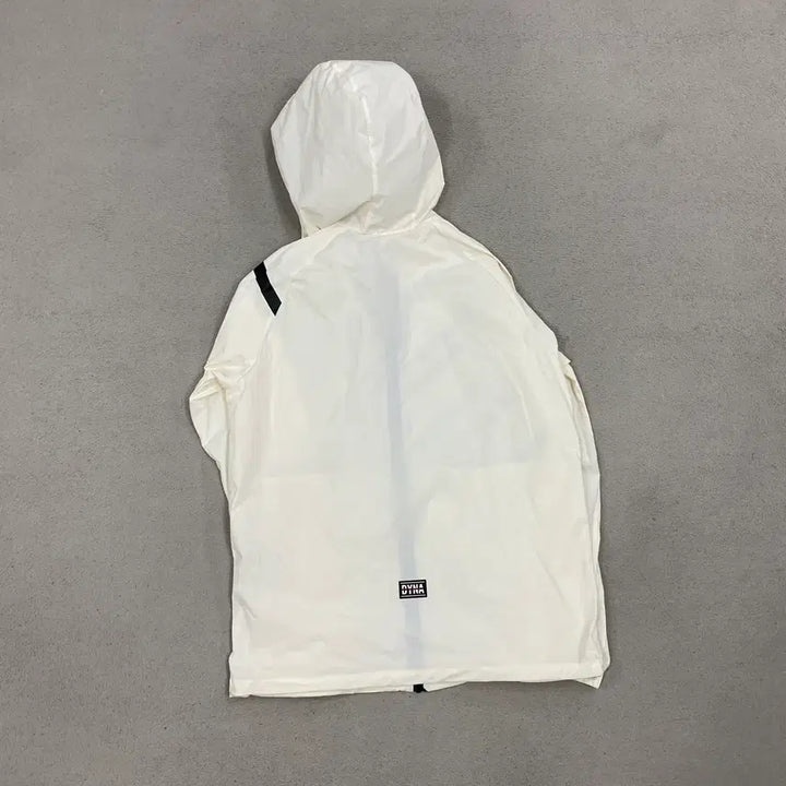 [SOLD OUT] 다이나핏 바람막이 100