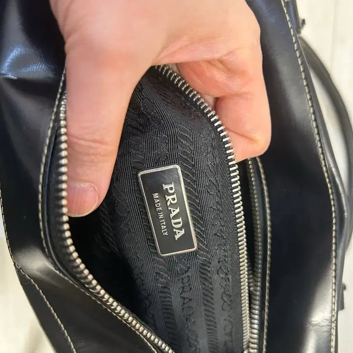 [SOLD OUT] 프라다 빈티지 레더 볼링백 토트백
