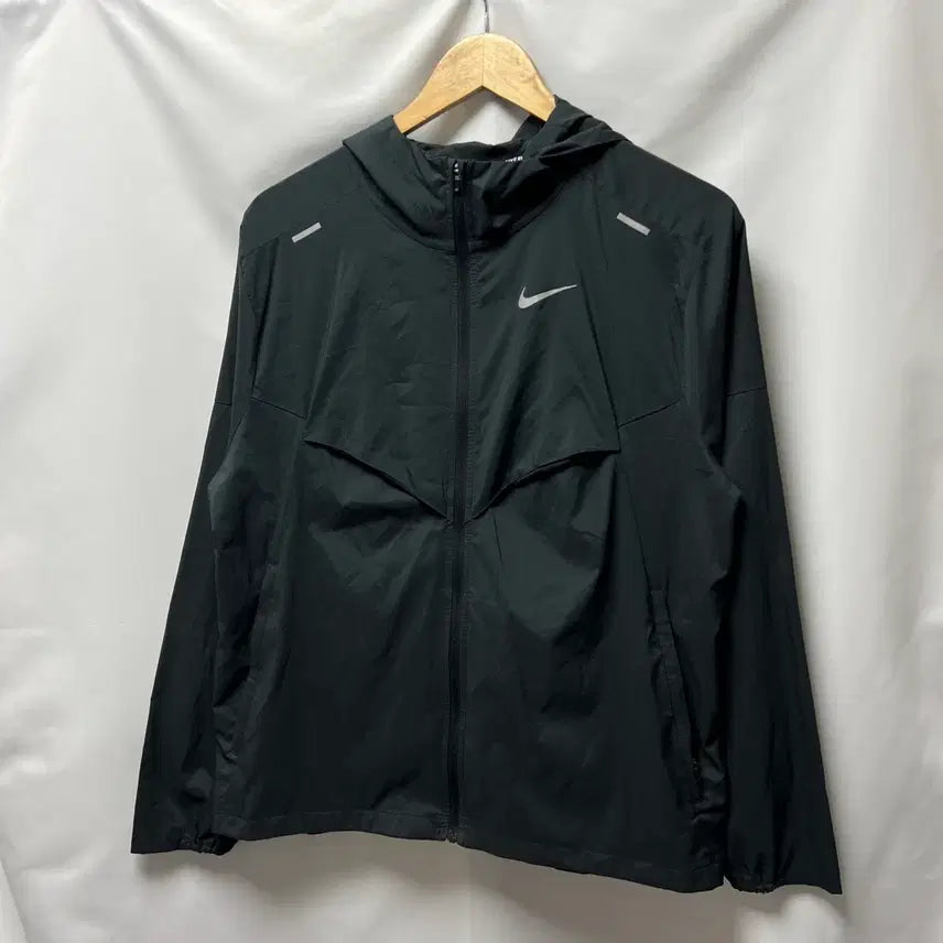 [SOLD OUT] [정품/M] 나이키 리펠UV 윈드러너 런닝 블랙 스우시 바람막이