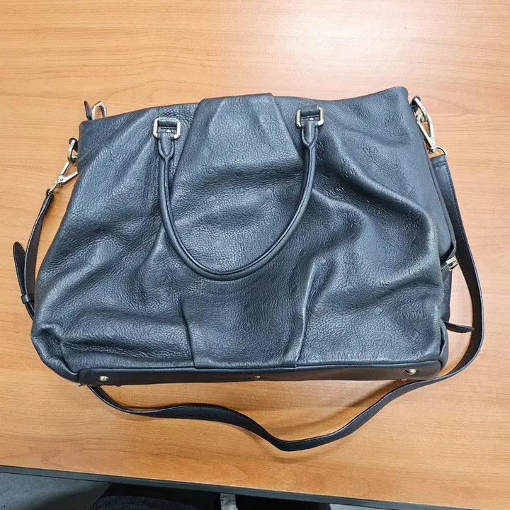 [SOLD OUT] MCM  가죽 토트백