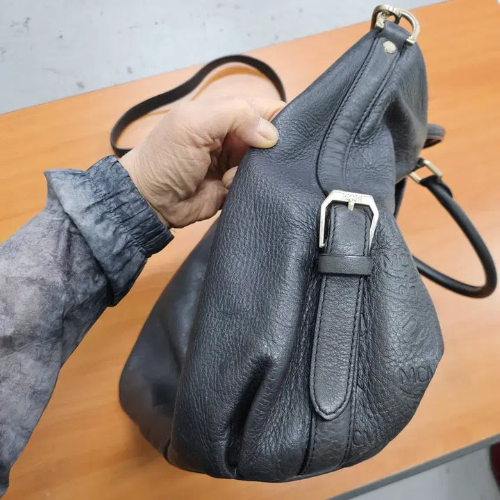 [SOLD OUT] MCM  가죽 토트백