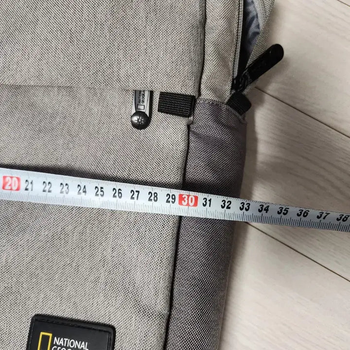 [BUNJANG] National Geographic Day Pack Laptop Backpack / 내셔널지오그래픽 DAY PACK 데이팩 노트북 백팩사용감 거의 없어요