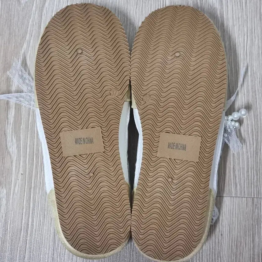 [BUNJANG] Lace Sneakers 235 New / 여성운동화 레이스운동화 235 새상품