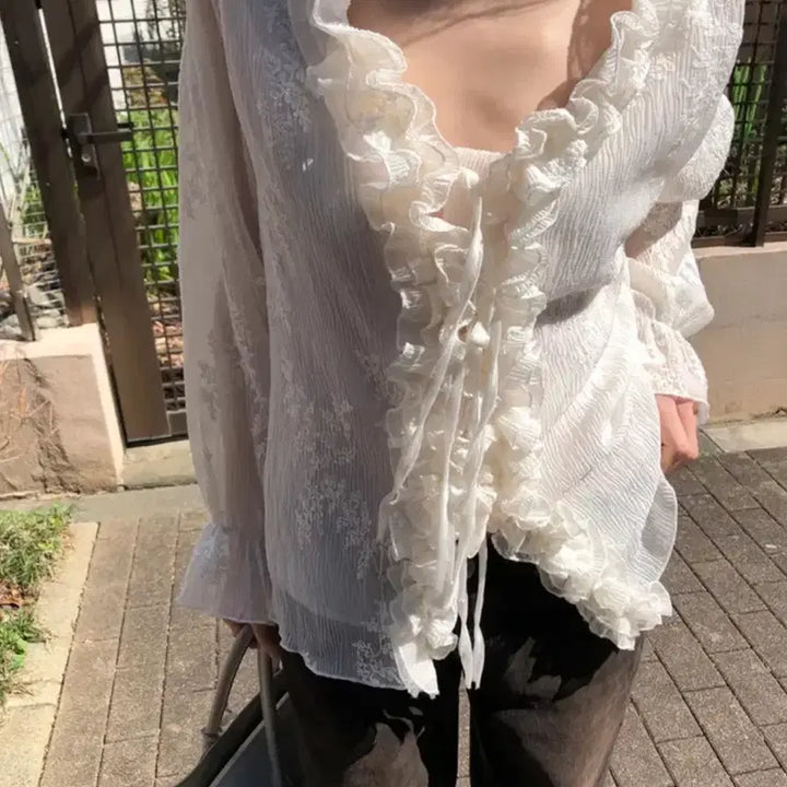 [SOLD OUT] 메이비베이비 Negroni Blouse 새상품