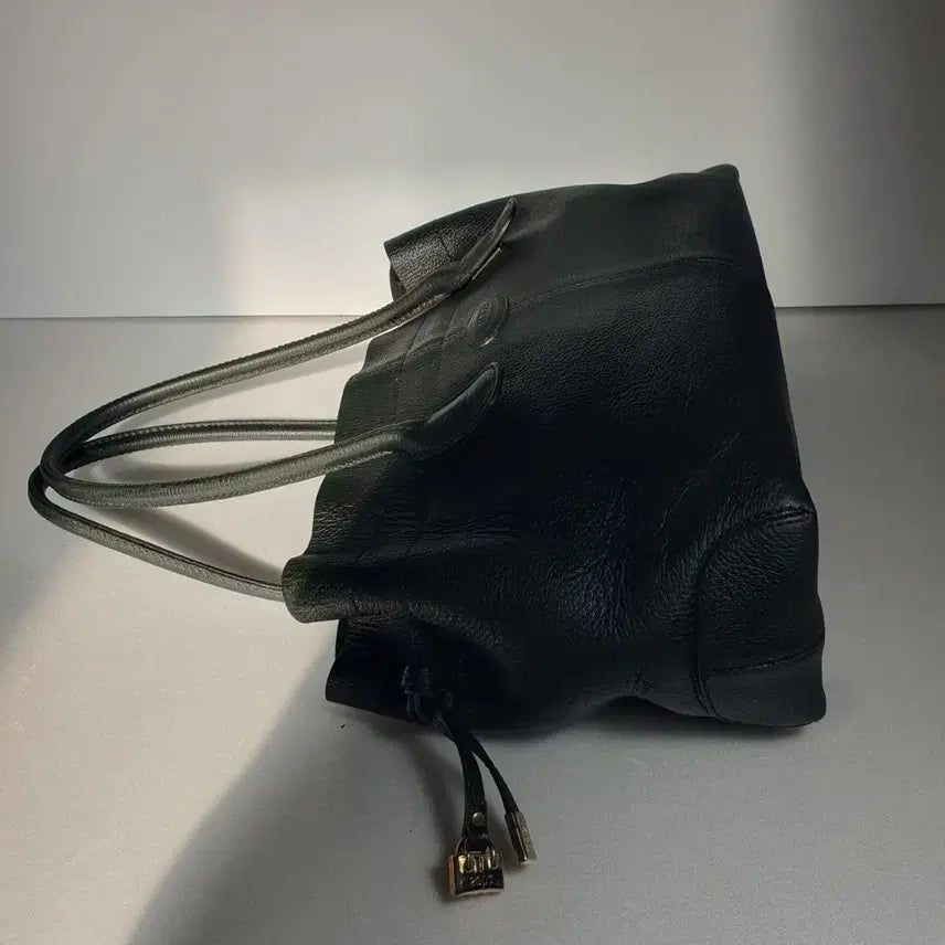 [SOLD OUT] 정품이고 ㅡ토즈ㅡ가죽.토트백
