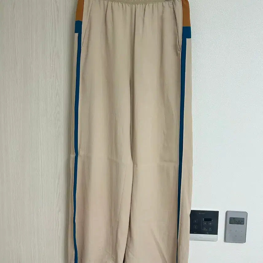 [SOLD OUT] 한섬 시스템(SYSTEM) 사이드 라인 와이드 팬츠