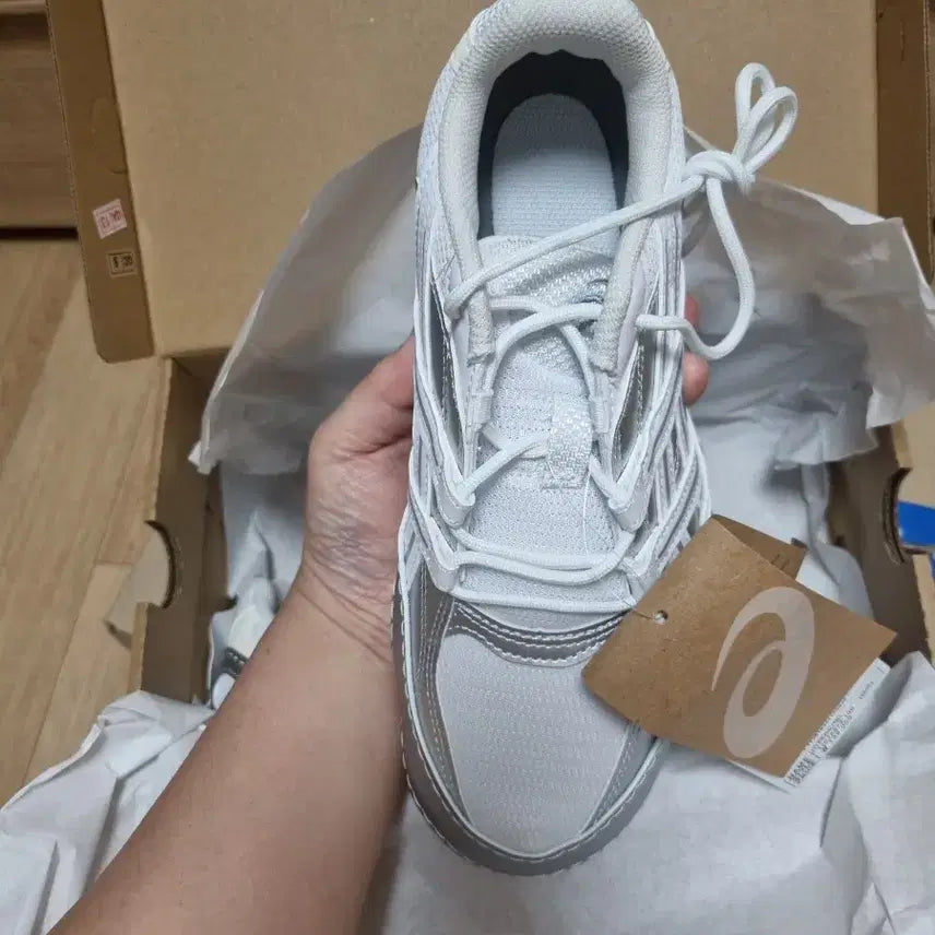 [BUNJANG] Asics Hypersink White Pure Silver Shoes / 아식스 하이퍼싱크 화이트 퓨어 실버 235 새상품