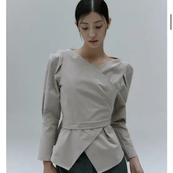 [SOLD OUT] 아브엘 IVHL 블라우스 Overlay Wrap Blouse Beige