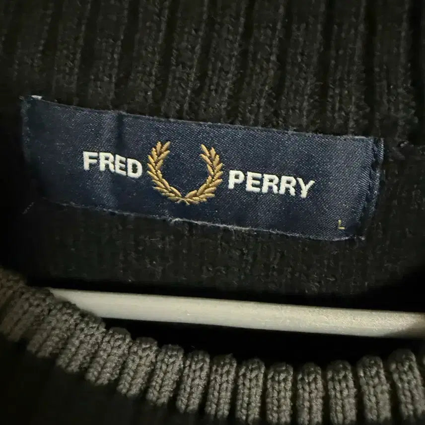 [BUNJANG] Fred Perry Knit Sweater (Size L) / 프레드페리 니트(L사이즈)판매.