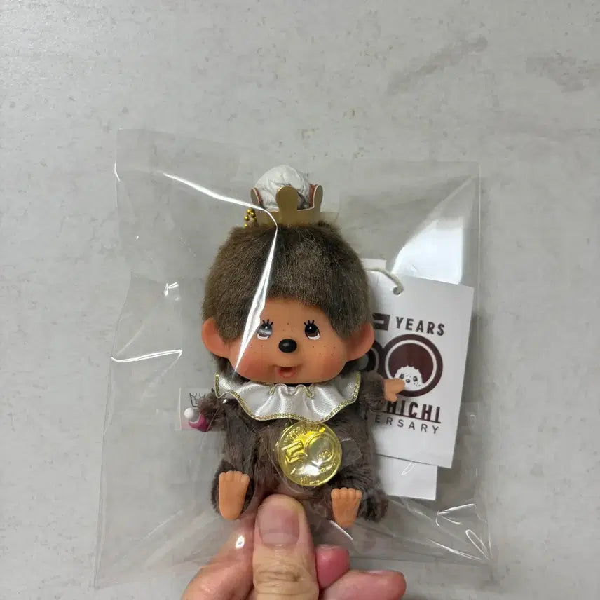 [SOLD OUT] (새상품) 몬치치 50주년 왕관 키링