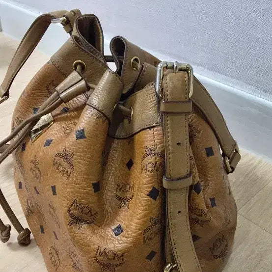 [BUNJANG] MCM Drawstring Shoulder Bag Brown / 엠씨엠MCM 복조리 가방 브라운 숄더백