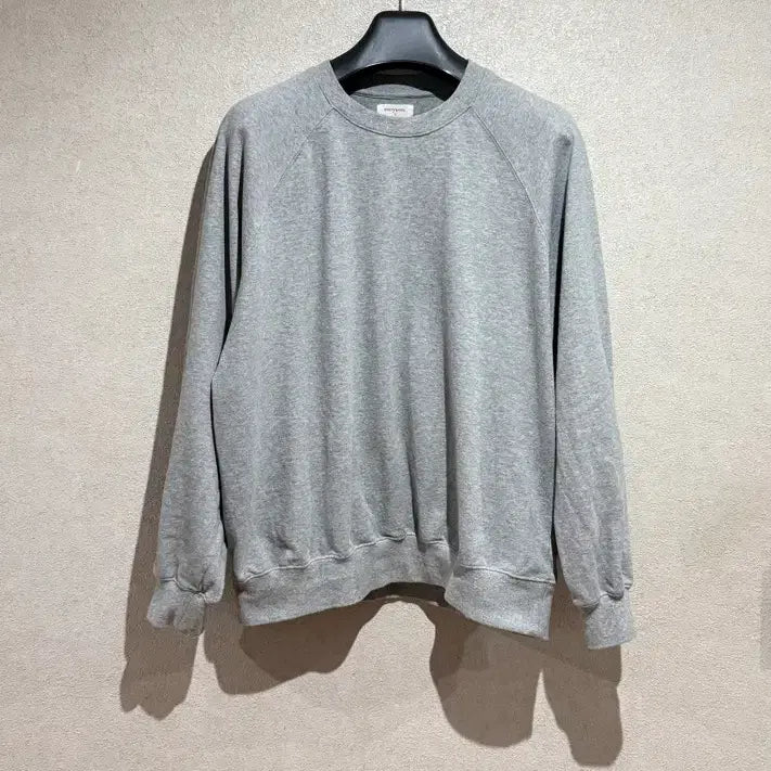 [BUNJANG] everyworn Raglan Crewneck Sweatshirt Gray / [3] everyworn 에브리원 라이트 래글런 크루넥 (맨투맨) 그레이