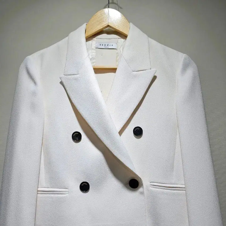 [BUNJANG] Sandro Double Button Crop Jacket Ivory / 산드로 크롭 더블 버튼 자켓 아이보리