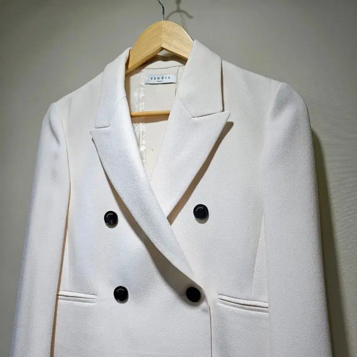 [BUNJANG] Sandro Double Button Crop Jacket Ivory / 산드로 크롭 더블 버튼 자켓 아이보리