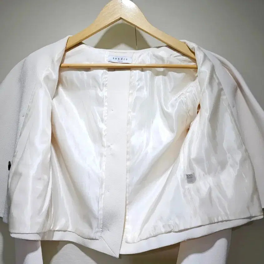 [BUNJANG] Sandro Double Button Crop Jacket Ivory / 산드로 크롭 더블 버튼 자켓 아이보리