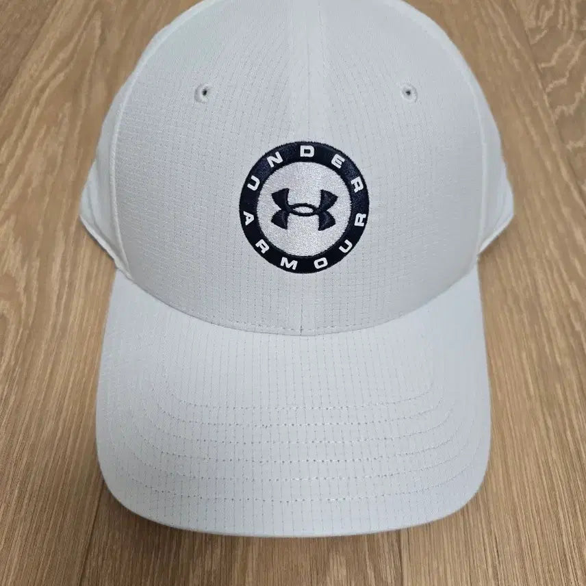 [SOLD OUT] 언더아머 화이트 볼캡 모자 새상품