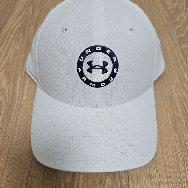 [SOLD OUT] 언더아머 화이트 볼캡 모자 새상품