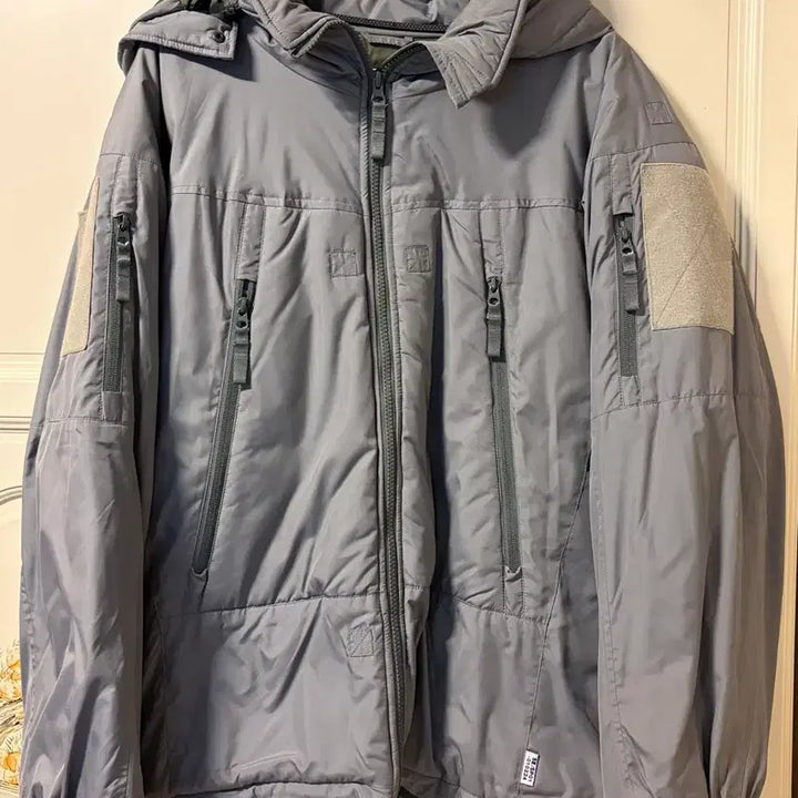 [BUNJANG] thisisneverthat Gray Padded Jacket Size S / thisisneverthat 그레이 패딩 S사이즈 팔아요~