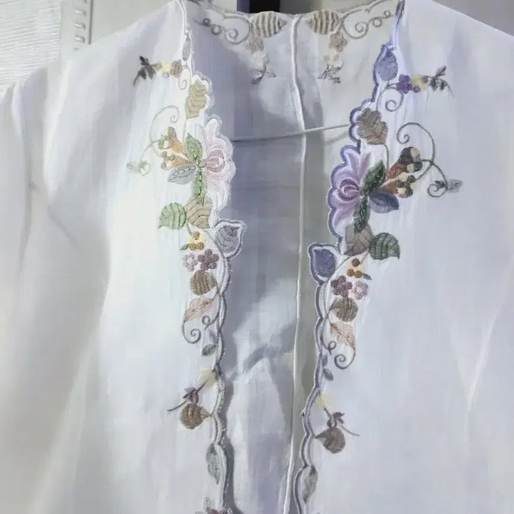 [BUNJANG] Ramie Floral Embroidery Open Jacket / 모시 플라워 자수 오픈형 자켓